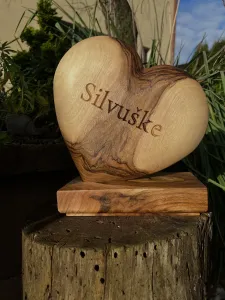 Obrázok Srdce na podstavci - Orech